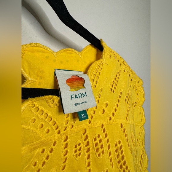 FARM RIO monstera eyelet crop top in yellow - Picture 5 of 6